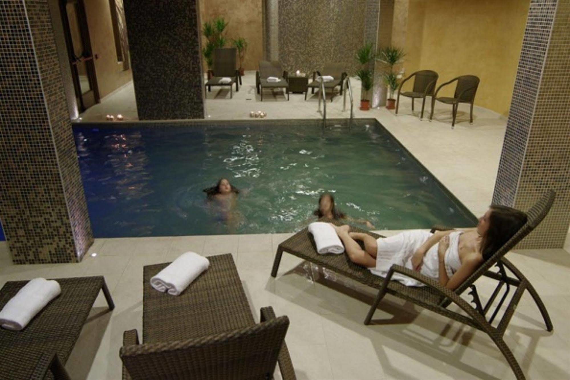 Hotel Natura Кастел ди Сангро Екстериор снимка